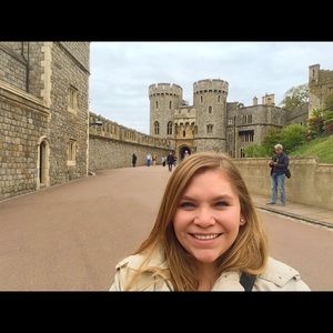 Meet your Posher, Whitney ann